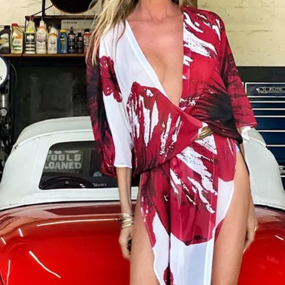 Gorgeous flowy chiffon red flowers Kaftan - Only one available! - Picture 2 of 3